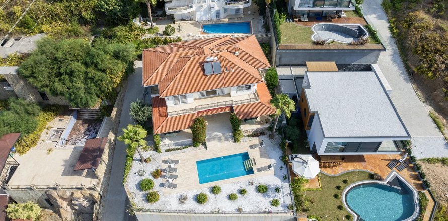 Вилла  5+1 в Аланье, Анталья, Турция №191572