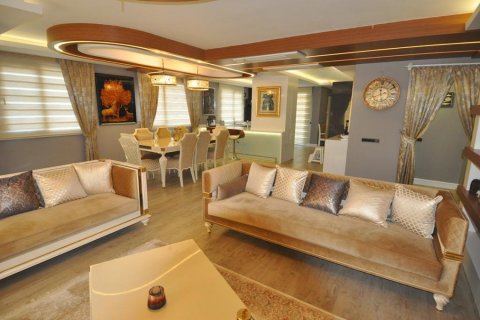 آپارتمان در  Alanya ، امارات متحده عربی 3 خوابه ، 240 متر مربع.  شماره 183822 - 1