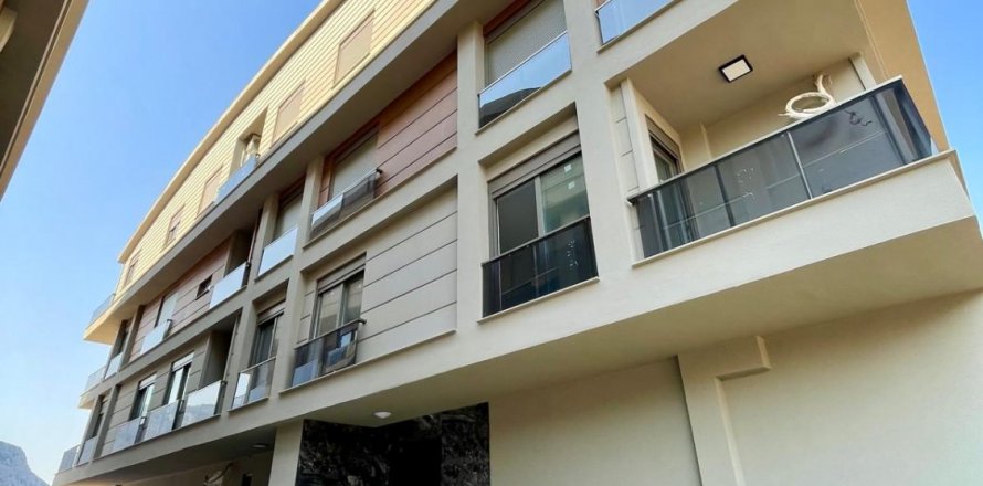 1+1 Apartment  in Konyaalti, Antalya, Turkey No. 194240