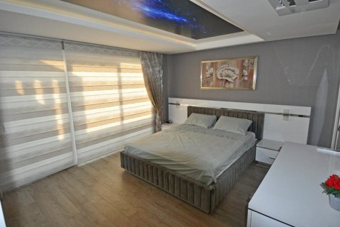 آپارتمان در  Alanya ، امارات متحده عربی 3 خوابه ، 240 متر مربع.  شماره 183822 - 18