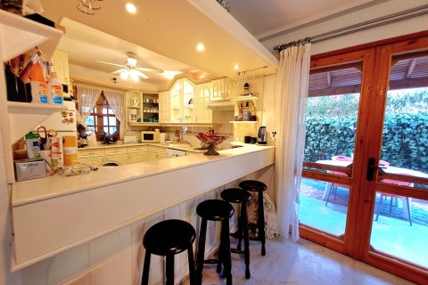 3+1 Villa  in Cesme, Izmir, Türkei Nr. 206602 - 5