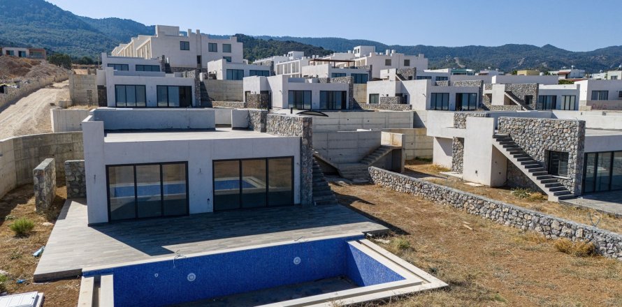 3+1 Penthouse in Bahceli, Girne, Northern Cyprus No. 185087
