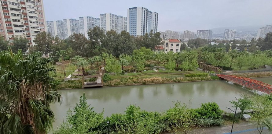 2+1 Apartment  in Izmir, Turkey No. 188800