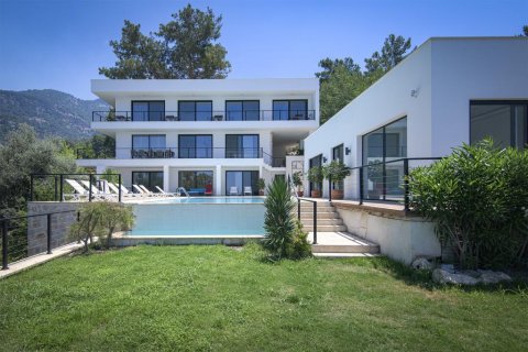 Villa for sale  in Fethiye, Mugla, Turkey, 6 bedrooms, 590m2, No. 193874 – photo 1