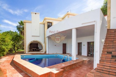 Продажа виллы  в Гирне, Северный Кипр 4+1, 300м2, №187889 – фото 1