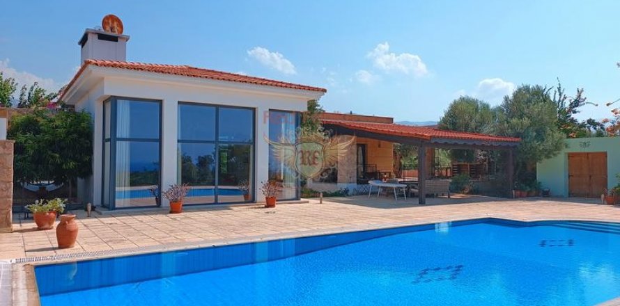 Вилла  4+1 в Гирне, Северный Кипр №187895