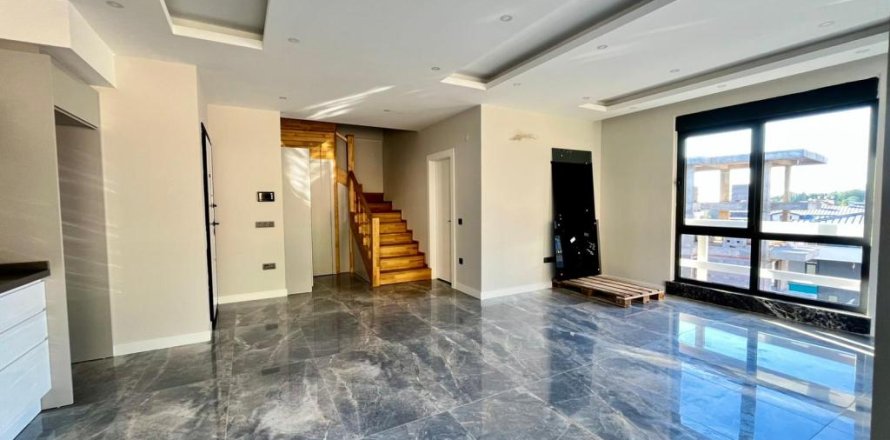 Квартира  3-х ком. в Аланье, Анталья, Турция №193829