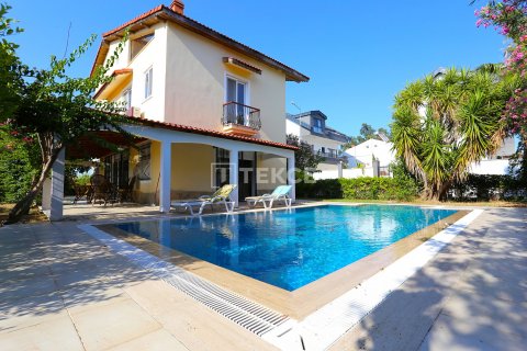 3+1 Villa  i Serik, Antalya, Turkiet Nr. 193090 - 1