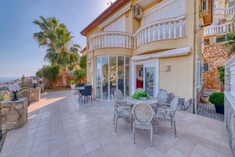 Продажа квартиры  в Айвансарае, Стамбуле, Турция 4 комн., 170м2, №192275 – фото 1
