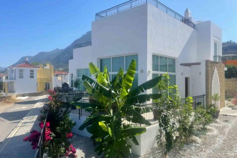 Продажа виллы  в Гирне, Северный Кипр 3+1, 100м2, №190782 – фото 12