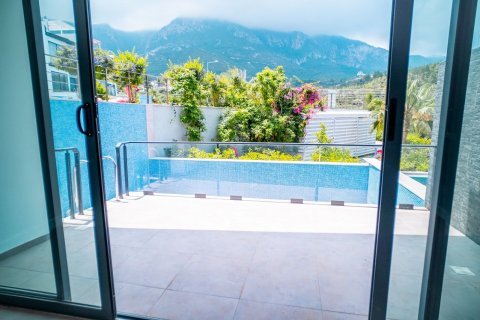 آپارتمان در  Girne ، ترکیه 230 متر مربع.  شماره 210763 - 18