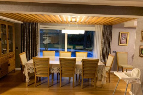 ویلا در  Istanbul ، ترکیه 7 خوابه ، 1200 متر مربع.  شماره 189321 - 11