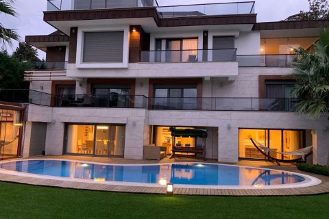 ویلا در  Istanbul ، ترکیه 7 خوابه ، 1200 متر مربع.  شماره 189321 - 8