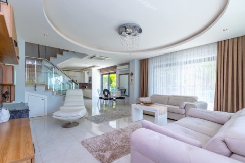 Продажа квартиры  в Анталье, Турция 3+1, 230м2, №184688 – фото 15