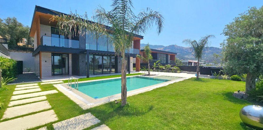 4+1 Villa  in Yalikavak, Mugla, Türkei Nr. 206655