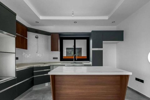 Продажа виллы  в Алсанджаке, Гирне, Северный Кипр 4 комн., 267м2, №211159 – фото 5