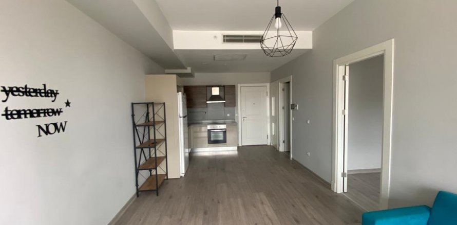 Квартира  2-х ком. в Стамбуле, Турция №186538