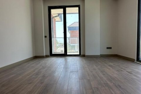 Продажа квартиры  в Стамбуле, Турция 9 комн., 200м2, №186491 – фото 15