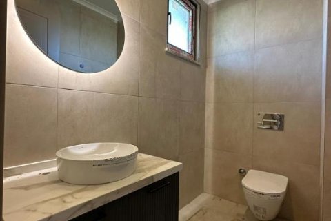 Продажа квартиры  в Стамбуле, Турция 9 комн., 200м2, №186491 – фото 25