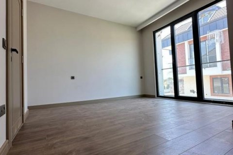 Продажа квартиры  в Стамбуле, Турция 9 комн., 200м2, №186491 – фото 14