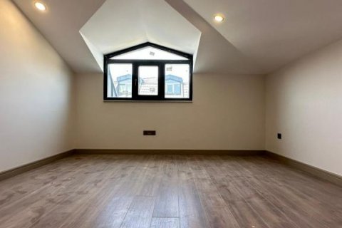 Продажа квартиры  в Стамбуле, Турция 9 комн., 200м2, №186491 – фото 9