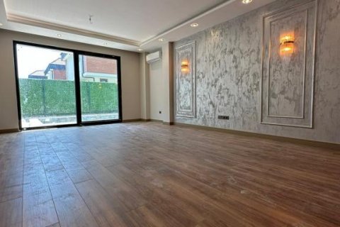 Продажа квартиры  в Стамбуле, Турция 9 комн., 200м2, №186491 – фото 26