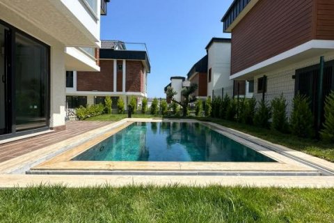 Продажа квартиры  в Стамбуле, Турция 9 комн., 200м2, №186491 – фото 1