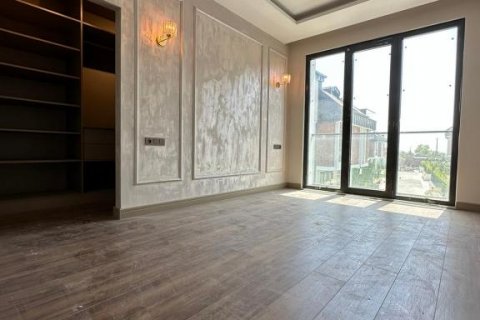 Продажа квартиры  в Стамбуле, Турция 9 комн., 200м2, №186491 – фото 20