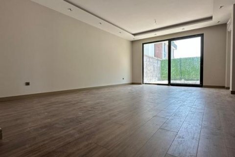 Продажа квартиры  в Стамбуле, Турция 9 комн., 200м2, №186491 – фото 18