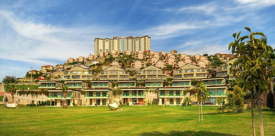 Квартира  3-х ком. в Аланье, Анталья, Турция №189640