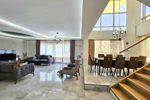 Продажа квартиры  в Анталье, Турция 4+1, 250м2, №211679 – фото 4