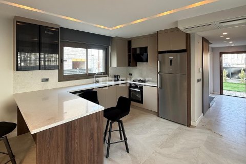 4+1 Villa  i Kusadasi, Aydin, Tyrkia Nr. 211666 - 8