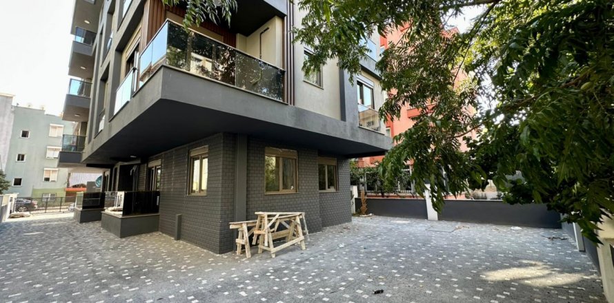 2+1 Apartment  in Muratpasa, Antalya, Turkey No. 206882