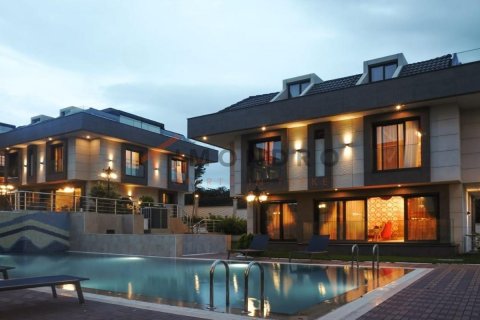 Продажа виллы  в Бейликдюзю, Стамбуле, Турция 6+1, 330м2, №184087 – фото 1