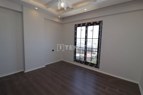 آپارتمان در  Erdemli ، ترکیه 4 خوابه ، 195 متر مربع.  شماره 193063 - 11