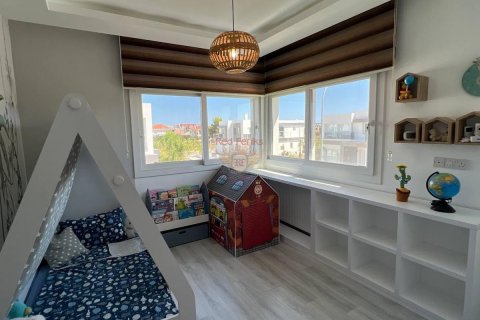 Продажа виллы  в Фамагусте, Северный Кипр 4+1, 250м2, №187984 – фото 16