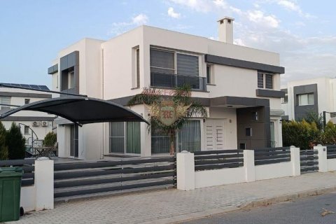 Продажа виллы  в Фамагусте, Северный Кипр 4+1, 250м2, №187984 – фото 7