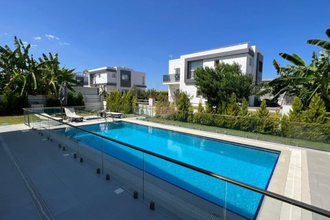 Продажа виллы  в Фамагусте, Северный Кипр 4+1, 250м2, №187984 – фото 1