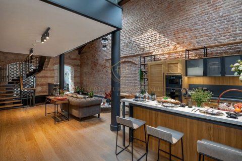 Продажа квартиры  в Ускюдар, Стамбуле, Турция 2+1, 144м2, №184823 – фото 2