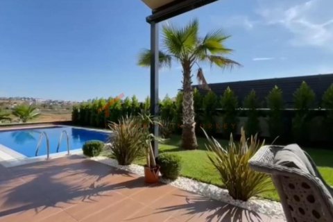 Продажа виллы  в Бейликдюзю, Стамбуле, Турция 7+1, 375м2, №183954 – фото 1