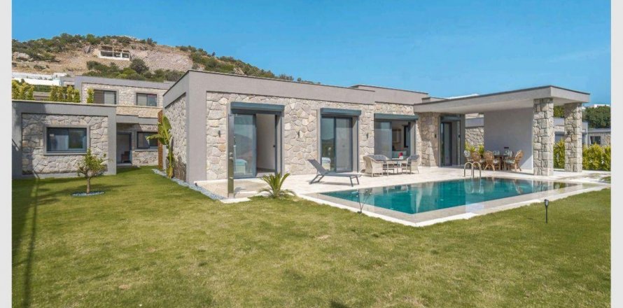 5+1 Villa  in Yalikavak, Mugla, Turkey No. 206726