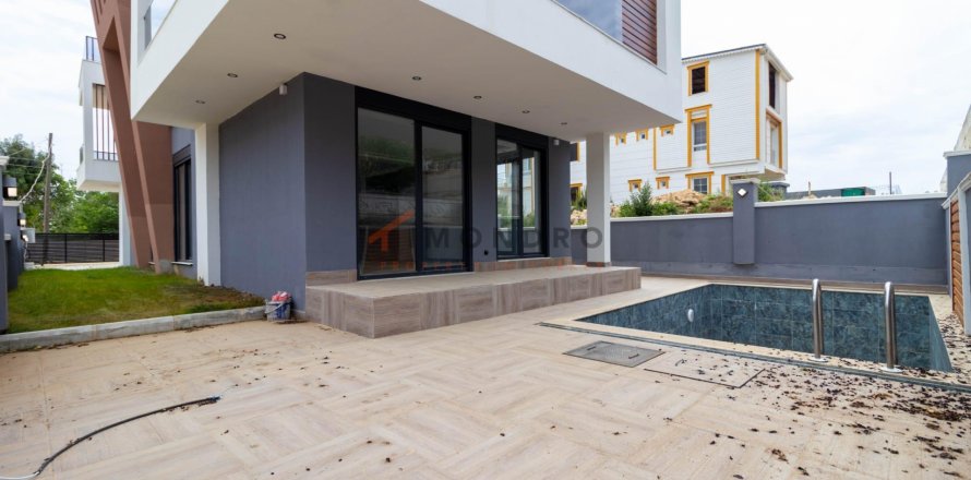 4+1 Villa  i Antalya, Tyrkia Nr. 193072