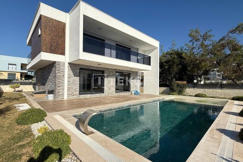 Villa  4+1  Kuşadası, Aydın, Türkiye №194104 - 2