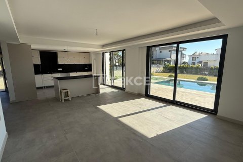 Villa  4+1  Kuşadası, Aydın, Türkiye №194104 - 11