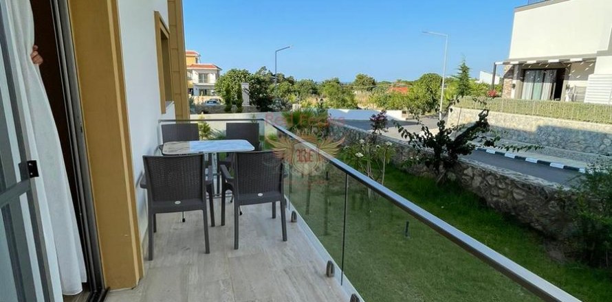 2+1 Apartment in Girne, Northern Cyprus No. 187636