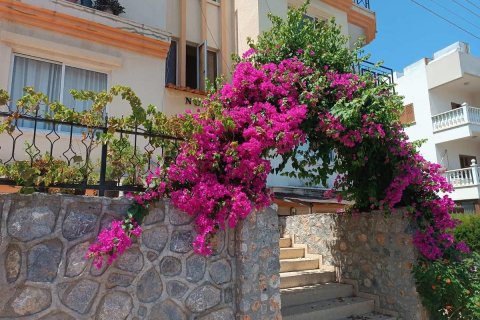 Apartment for sale in Girne, Northern Cyprus, 3 bedrooms, 120m2, No. 190948 – photo 2