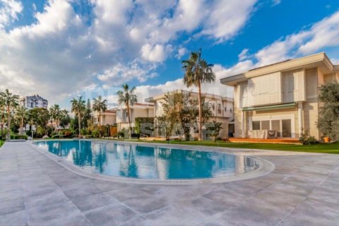 Villa for sale in Lara, Antalya, Turkey, 450m2, No. 188109 – photo 1