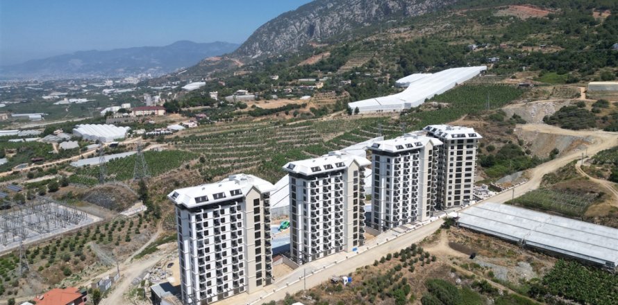 1+1 Apartment  in Mahmutlar, Antalya, Turkey No. 182060