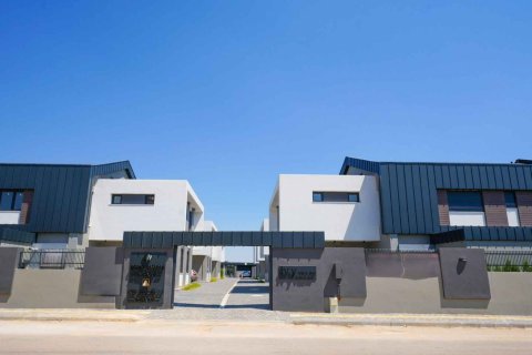 4+1 Villa  i Dosemealti, Antalya, Turkiet Nr. 193743 - 1