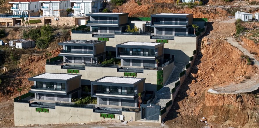 ویلا در  Alanya ، ترکیه 8 خوابه ، 305 متر مربع.  شماره 169874